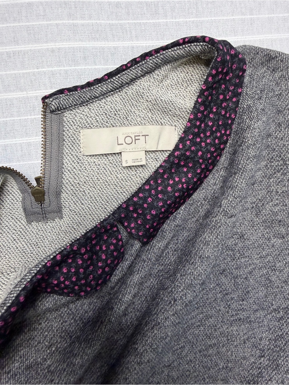 LOFT Layered Floral Collar Sweatshirt Top – Size Small 🌸 - Picture 7 of 8